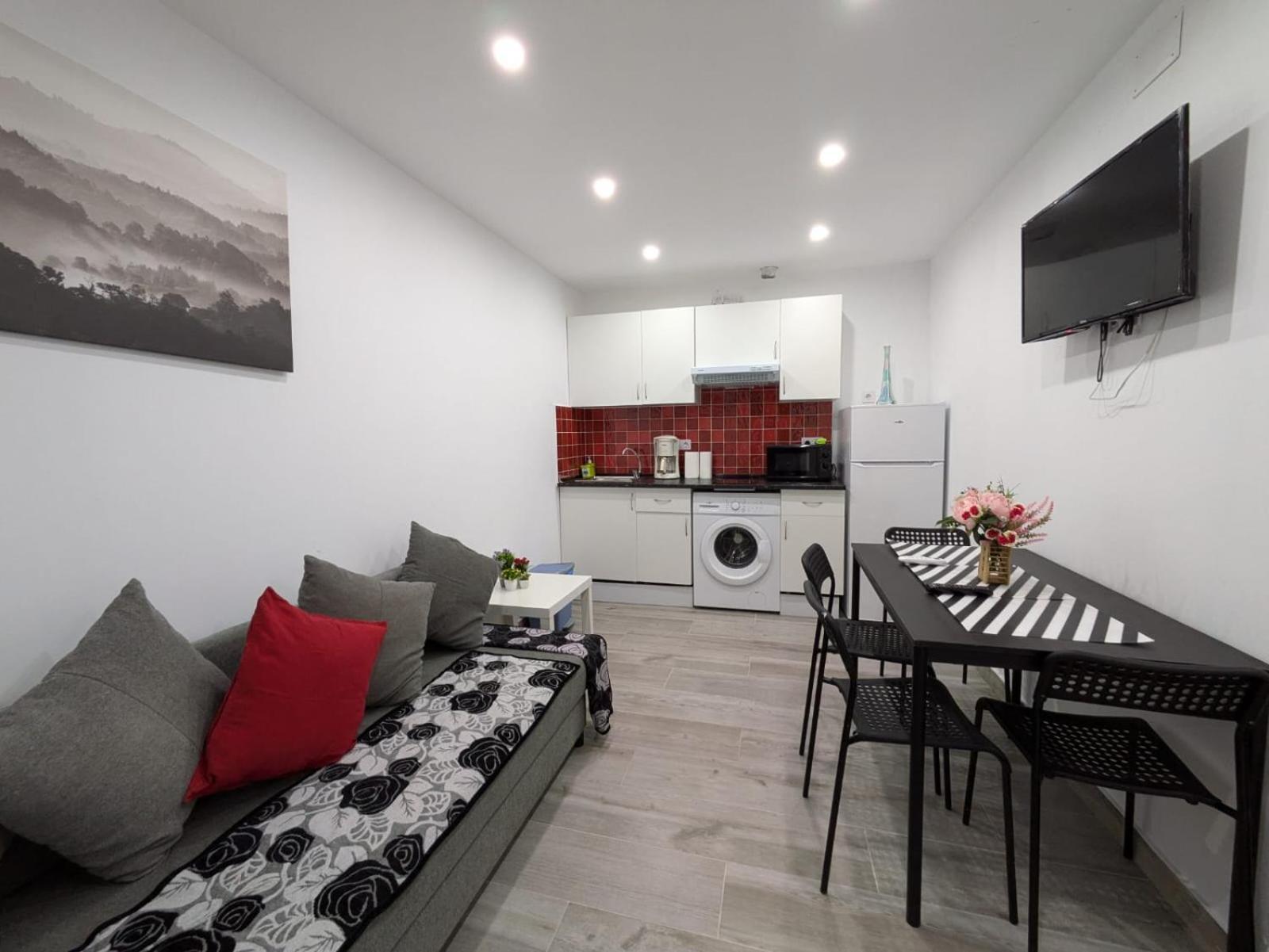 Madrid Apartaments Екстериор снимка