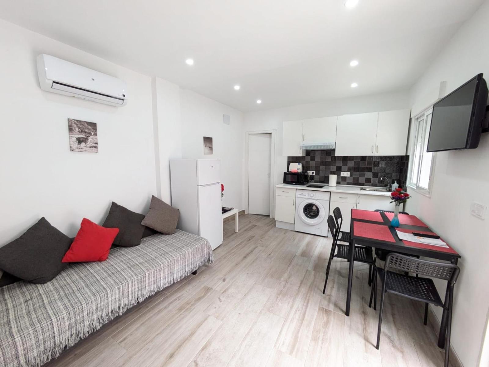 Madrid Apartaments Екстериор снимка